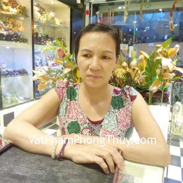 Cô Bê - khách hàng mua Chuỗi thạch anh xanh lá A+ Uruguay  S6239-S4-3271, Chuỗi thạch anh tím A++ Uruguay S6214-S4-813