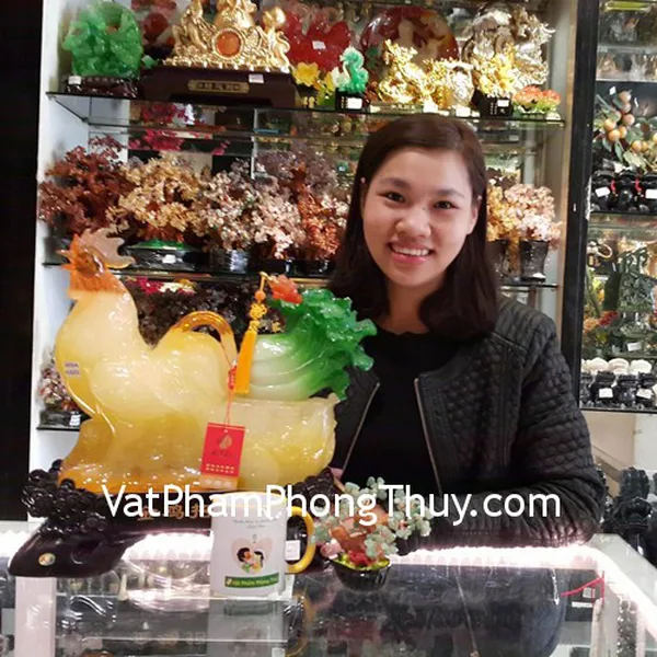 Chị Hương - khách hàng mua tượng gà vàng kéo cải xanh KC053 và cây tài lộc đông linh nhỏ KC059