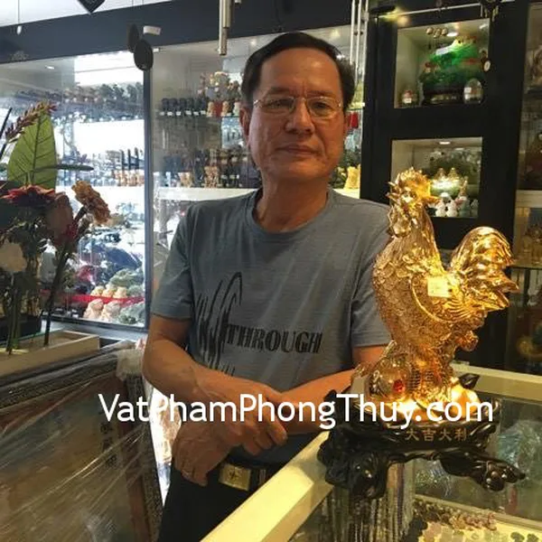 Chú Phiệt - khách hàng mua tượng Gà G033A