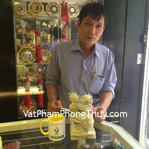 Chú Đức- khách hàng mua rồng Cẩm Thạch đứng N075