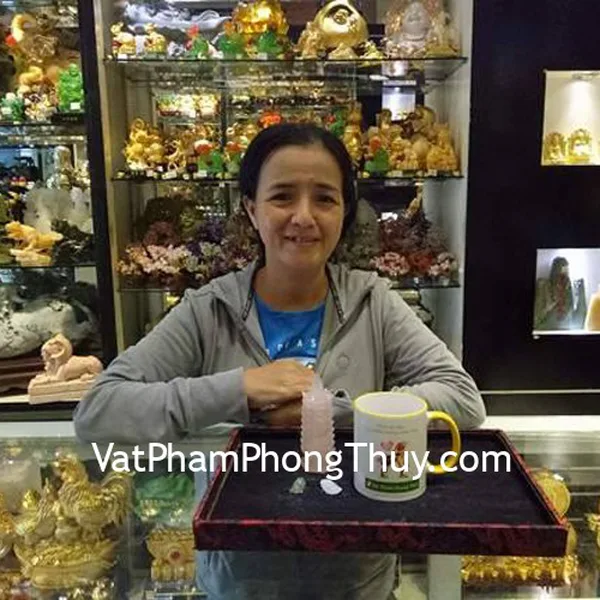 Chị Trường - khách hàng mua tháp văn xương thạch anh hồng GM171 và ve phỉ thúy S6325