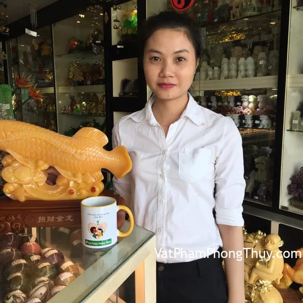 Chị Châu - khách hàng mua tượng cá kim long vàng ngọc nhỏ H282G