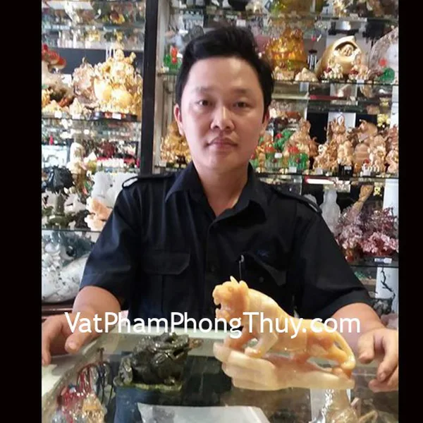 Anh An - Khách hàng mua Hổ hoàng long lên núi GM110 và Thiềm Thừ lam ngọc GM025