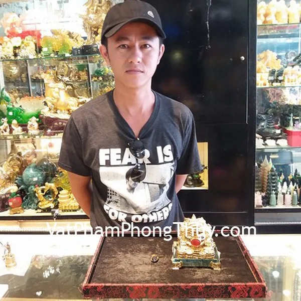 Anh Kevin - Khách hàng mua Thiềm thừ mạ vàng H162G