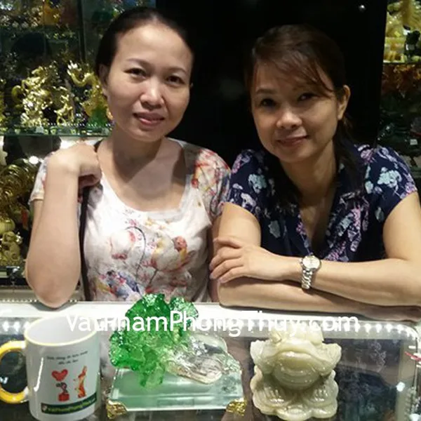 Chị Hiếu - Khách hàng mua Thiềm thừ cẩm thạch tây tạng trung CTT-M và Bắp cải lưu ly đế thủy tinh