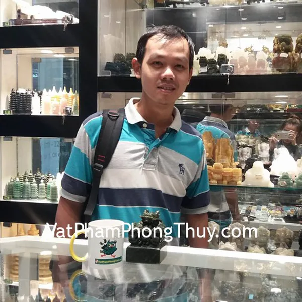 Anh Lộc - khách hàng mua ấn rồng lam ngọc GM035