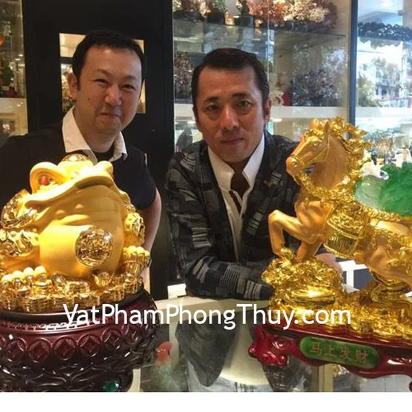 Anh Santo- Khách hàng mua thiềm thừ, ngựa kéo cải