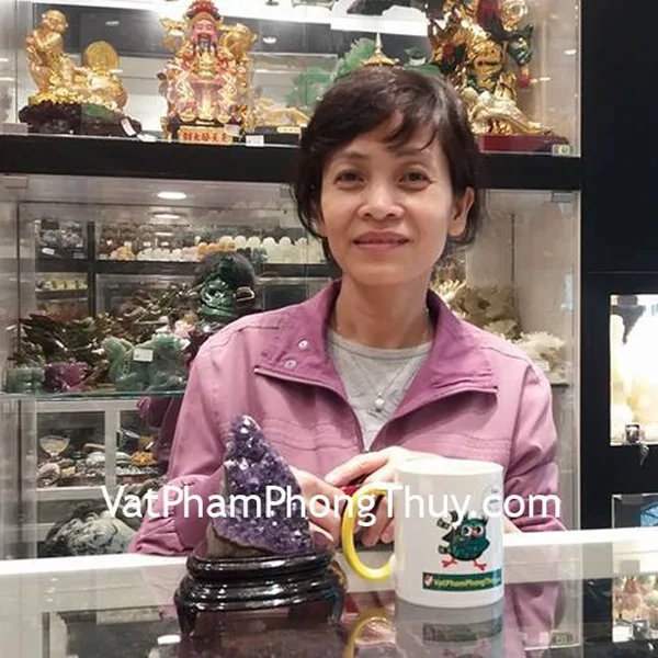 Chị Thuyên - khách hàng mua bông thạch anh tím H089-3340