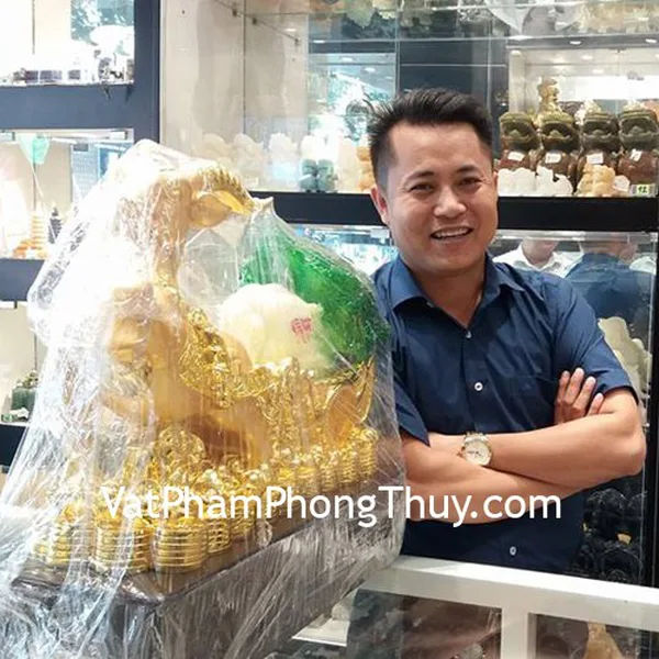 Anh Đức - khách hàng mua tượng dê kéo bắp cải H007G