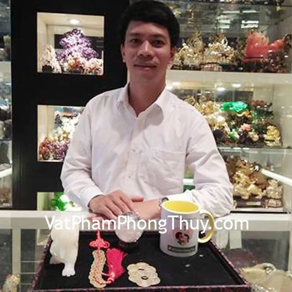 Anh Trinh - khách hàng mua tỳ hưu Bạch ngọc và tiền xu
