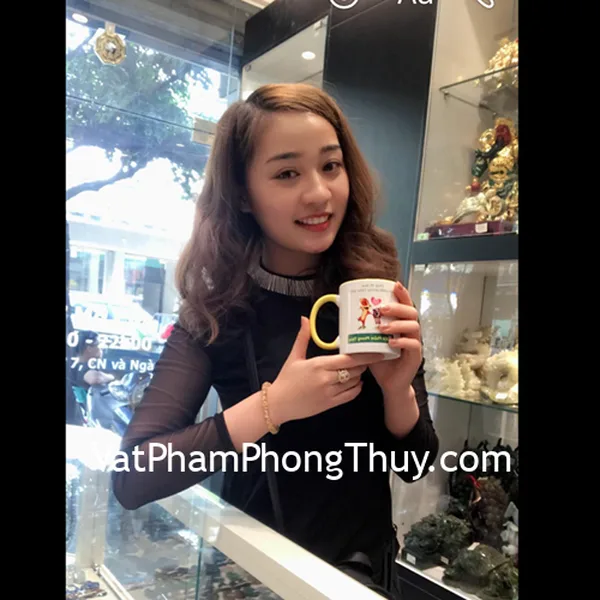Chị Thảo - khách hàng mua chuỗi thạch anh tóc vàng A+ S6665-3896