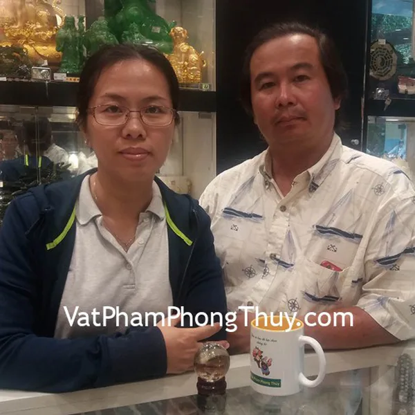 Chị Dung - khách hàng mua quả cầu thạch anh vàng Citrine GM150-3277