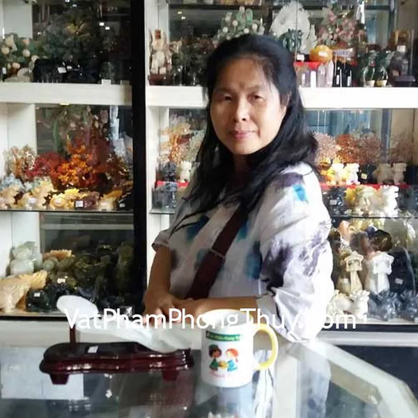 Cô Lâm - khách hàng mua Gậy như ý thanh ngọc M068