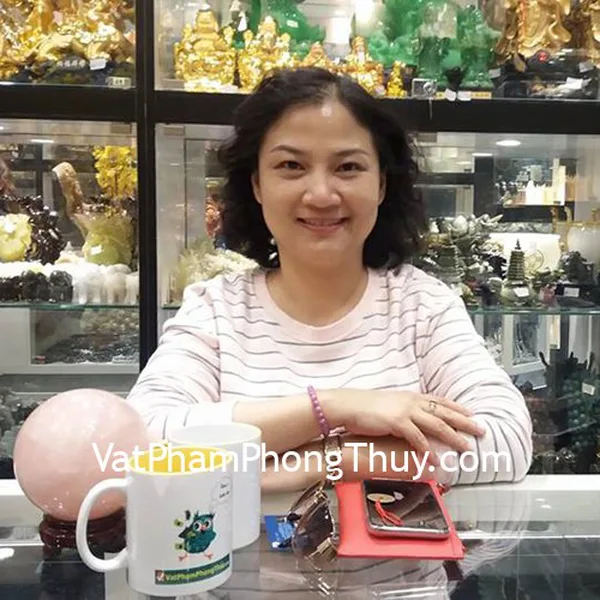 Chị Tiên - khách hàng mua quả cầu thạch anh hồng M181-S3-7580 và chuỗi Ruby đỏ S6391-S3-14539