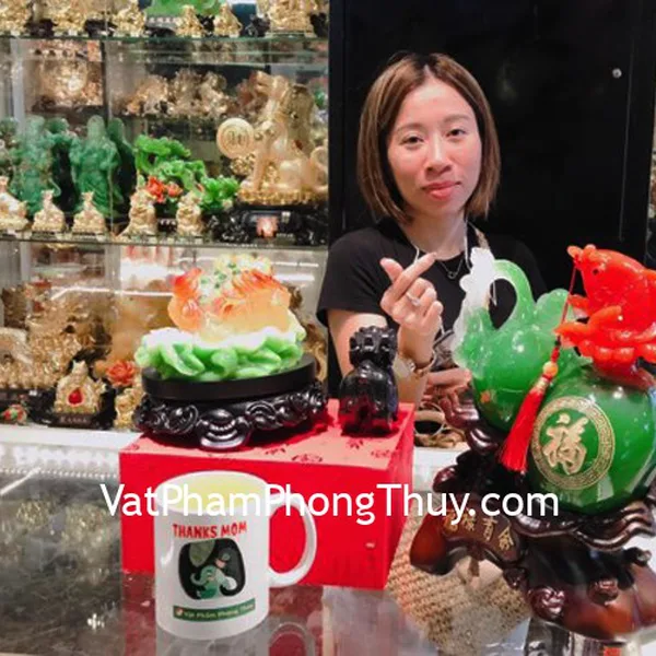 Chị Thắm - Khách hàng mua Thiềm thừ lưu ly vàng C060A, Tỳ hưu bắc kinh đen chuẩn BKD-S và Hồ lô xanh cá chép C157A