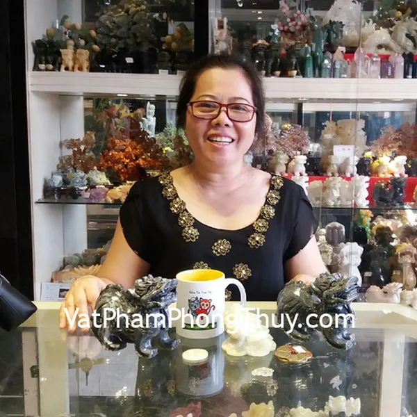 Chị Tâm - khách hàng mua Cặp Tỳ hưu Bắc kinh đen BKD-M, Thiềm thừ Cẩm thạch Tây tạng CTT-S, Tiền hoa mai liền CC1139, Thiềm thừ thạch anh vàng S936