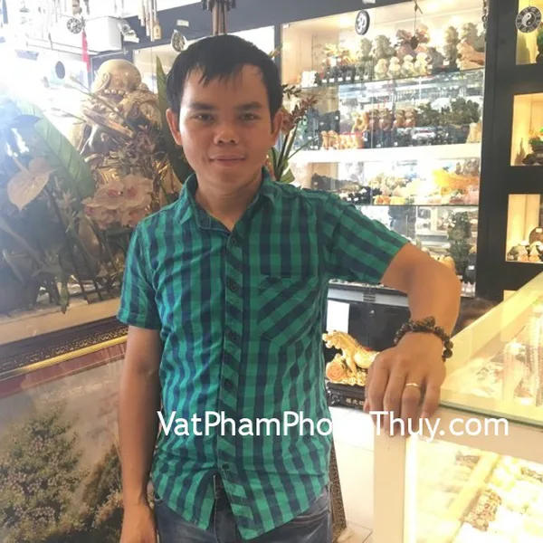 Anh Trí - khách hàng mua chuỗi tỳ hưu mắt mèo 12li S6416
