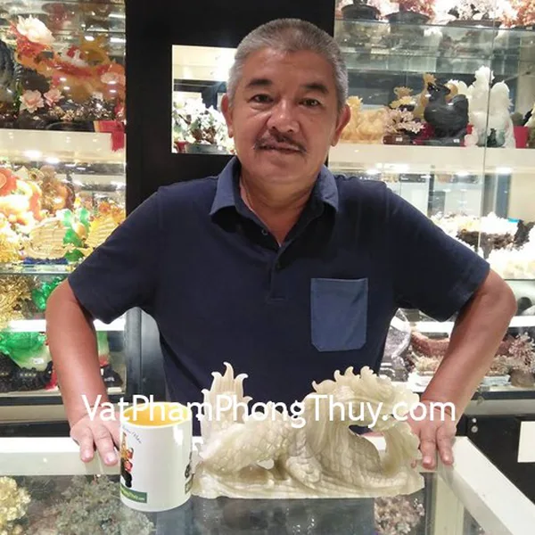Chú Trang - khách hàng mua rồng cẩm thạch nằm N076