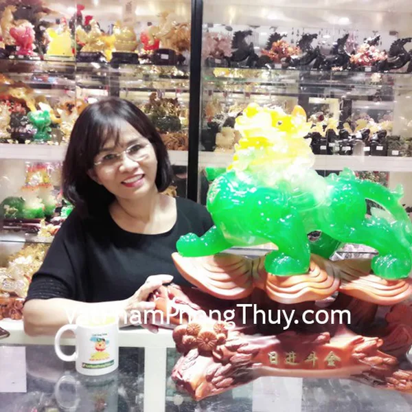 Chị Thu Hồng - khách hàng mua Tỳ hưu xanh chữ phước lớn H109G