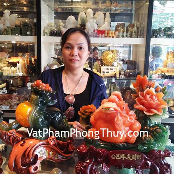 Chị Tú - Khách hàng mua tượng tỳ hưu C044A và thiềm thừ K131M