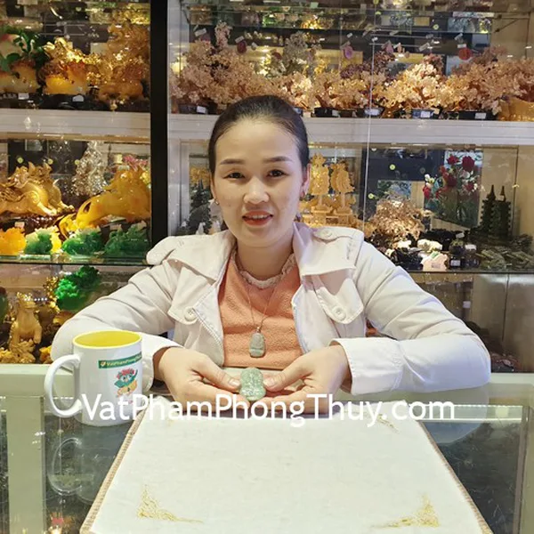 Chị Đào - khách hàng mua Phật bản mệnh Phật Hư Không Tạng Bồ Tát Ngọc Phỉ Thúy S6864-2