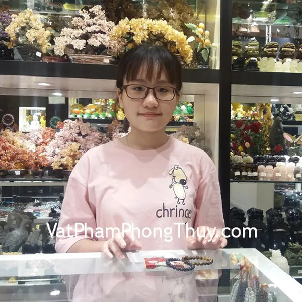 Chị Trân - khách hàng mua mặt hồ ly thạch anh trắng S6816, chuỗi thạch anh tóc đen tuyền S6751-1509 và chuỗi tỳ hưu mắt mèo S6816