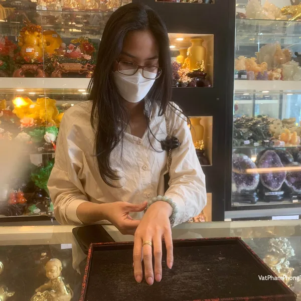 Chị Phương - Khách hàng mua Chuỗi Phỉ Thúy xanh lục tiên S6777.