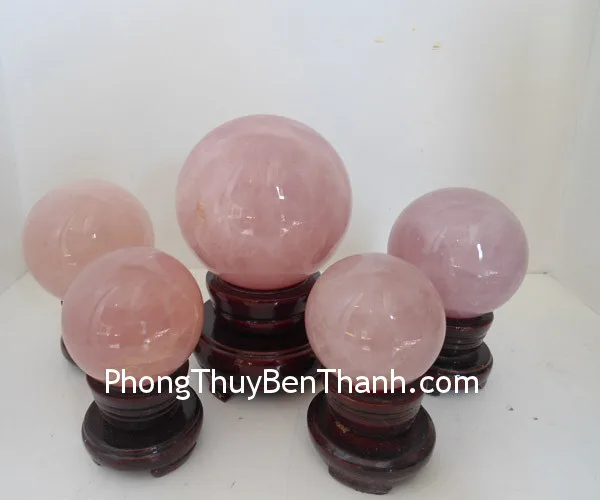 Đá Thạch Anh Hợp Mệnh Nào? Bí Quyết Chọn Đúng Theo Ngũ Hành Và Kích Hoạt Năng Lượng Năm 2026