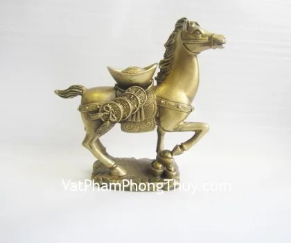 Ngựa trắng yên vàng - chiêu tài tước mã A022