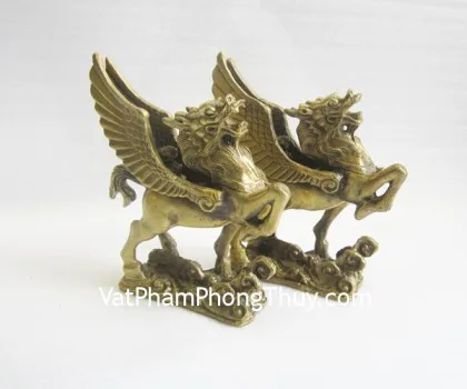Ngựa vàng sa kim hoa mẫu đơn đế gỗ - phú quý tiền trình FK098M