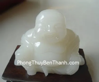 Phật ngồi Thanh Ngọc - có đế - 1 FN056