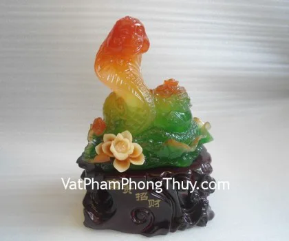 Rắn xanh, đế gỗ- Mã đáo thành công E260