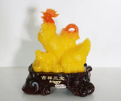 Gia đình gà ngọc vàng trên đế gỗ - Cát tường tam bảo FG022A