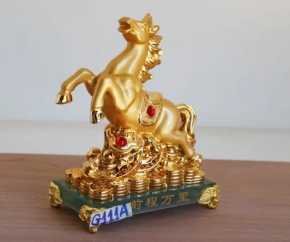 Ngựa vàng trên như ý đống tiền vàng đế thủy tinh - Tiền trình vạn lý G111A
