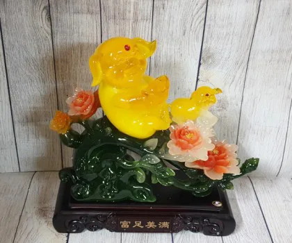 Tiên heo vàng ngọc ngồi trên nhánh mẫu đơn cam - Phú Túc Mỹ Mãn FLN007