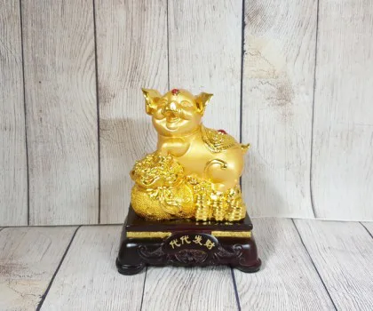 Vua heo vàng trên túi tiền vàng đế gỗ LN033