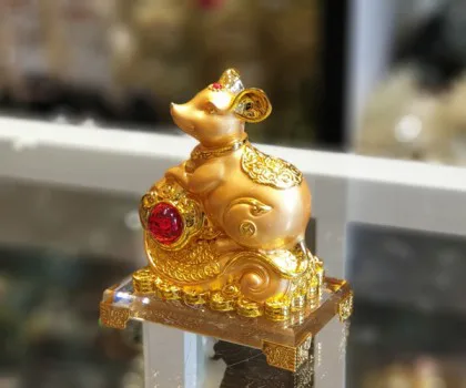 Chuột vàng trên như ý đế thuỷ tinh - Phú túc như ý FTM024