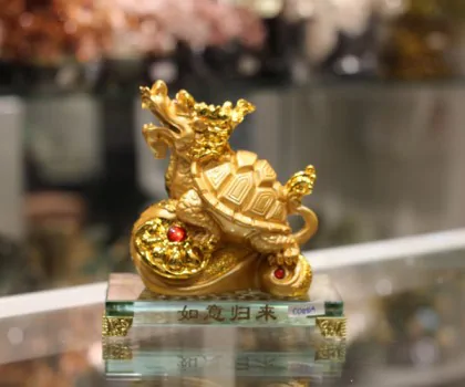 Rùa đầu rồng vàng trên gậy như ý đế thuỷ tinh - Như ý quy lai C088A