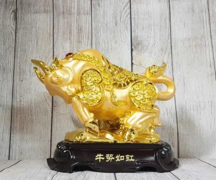 Đại vương trâu vàng bóng mão tiền vàng dũng mãnh trên núi đá vàng đế gỗ - Ngưu Thế Như Hồng LN175