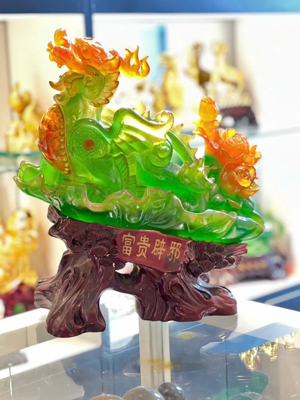 Tỳ hưu xanh trên lá sen, mẫu đơn- Phú quý bích tà E050