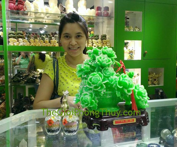Chị Thu Nga - khách hàng mua Tượng Hoa Mẫu Đơn FH226G, Hồ lô đồng FD109 và trứng ngũ hành FHM111