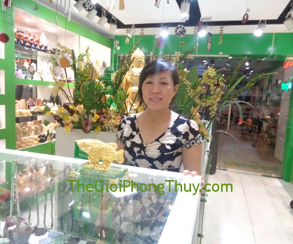 Chị Trinh - khách hàng mua Tượng cá kim long FH290G