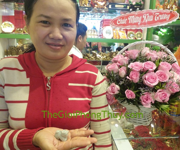 Chị Phan Thanh Phượng - Khách hàng sở hữu Tỳ Hưu đá quý may mắn FS689