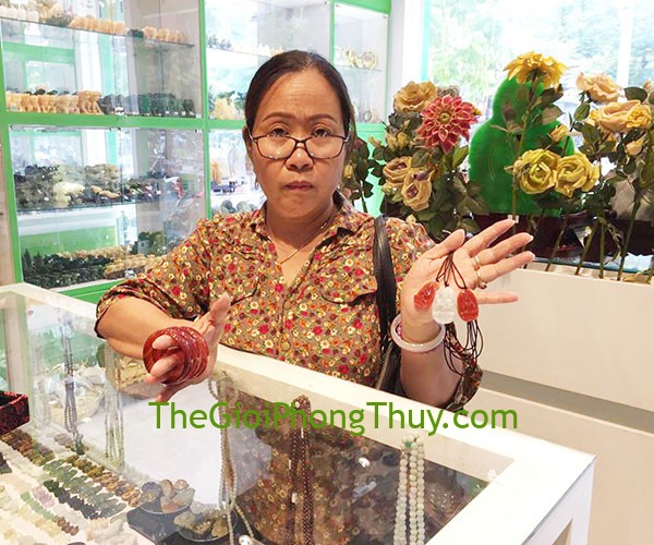 Cô Tân - Khách mua Phật bản mệnh đá mã não đỏ Ngọ,Dậu FS6337 ,Phật bản mệnh phỉ thúy A+++ tuổi Dậu FS6507-7,Vòng bản mã não đỏ FS6477