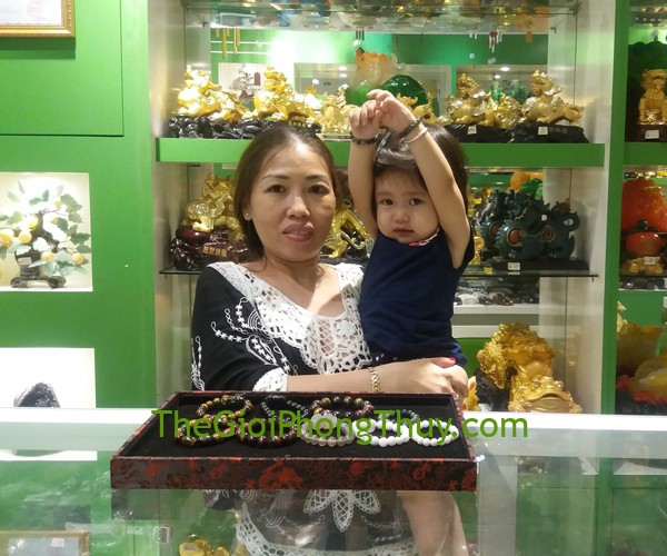Chị Loan-Khách hàng mua chuỗi trang sức phong thủy