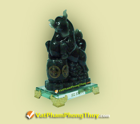 Trâu phong thủy đứng trên hủ tài lộc J063