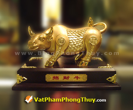 Trâu vàng trên đế gỗ A137