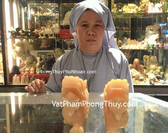 Cô Tuyền - khách hàng mua Tỳ hưu cõng gậy M015