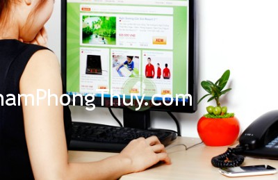 Cách sắp xếp đồ vật trên bàn làm việc mang lại may mắn