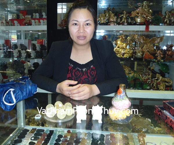 Chị Phước An - khách hàng mua tỳ hưu bạch ngọc, đĩa thất tinh và nhẫn mẫu đơn